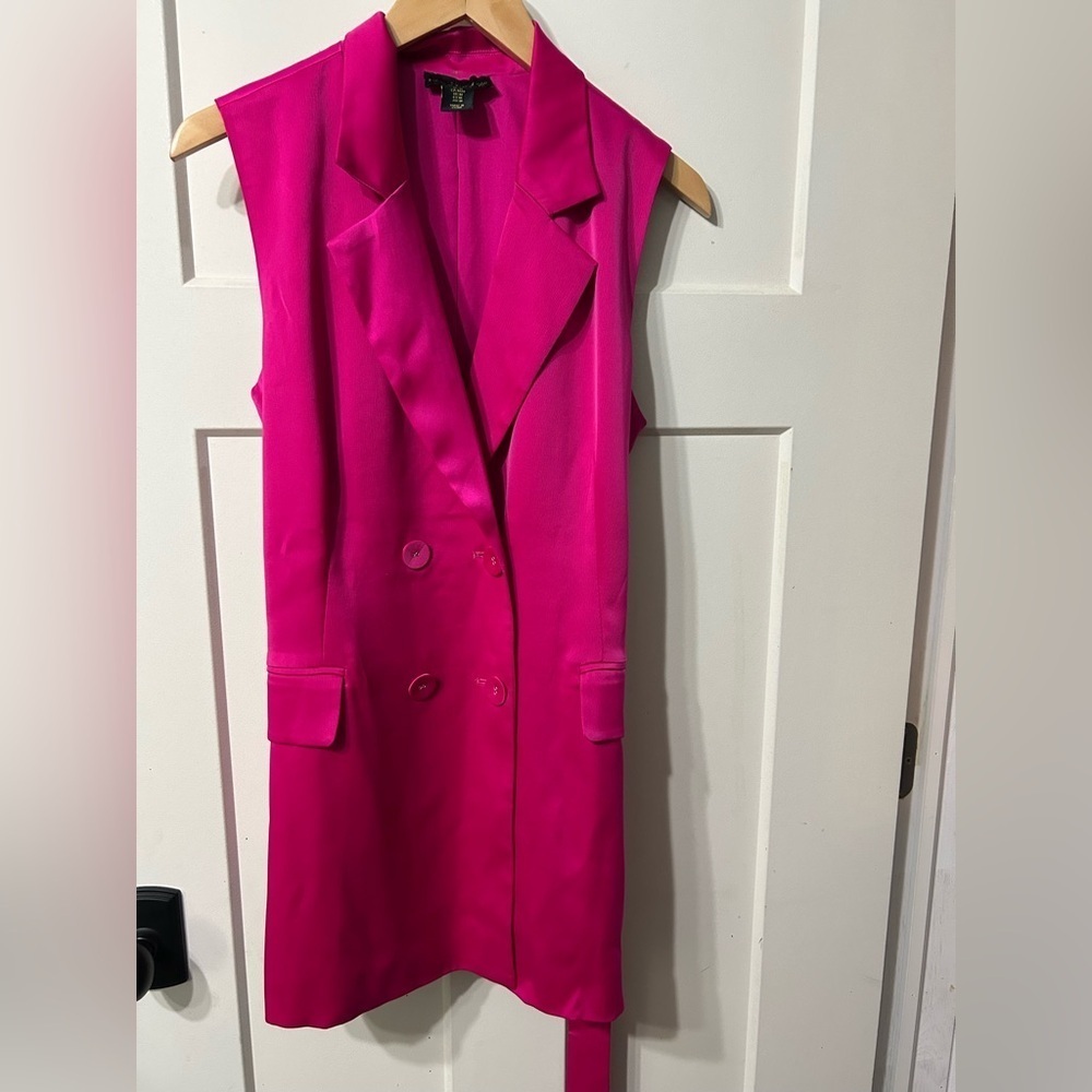 House of Harlow 1960 Randa Blazer Bright pink Satin Button sleeveless belted - Picture 2 of 7